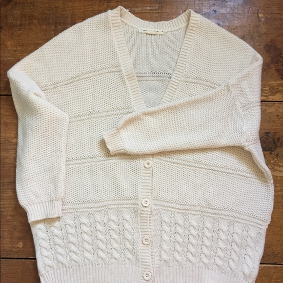 Urban Outfitters Ivory Knitted Sweater - Picture 1 of 4